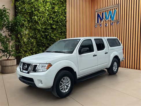 Used 2019 Nissan Frontier SV AWD/4WD image 3