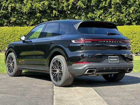 New 2026 Porsche Cayenne image 3