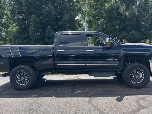 Used 2018 Chevrolet Silverado 2500 LTZ w/ Duramax Plus Package AWD/4WD image 2