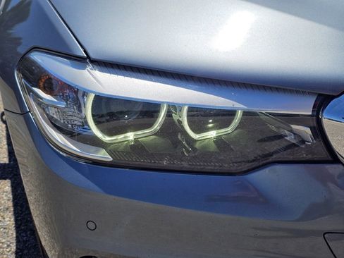 Used 2020 BMW 530i w/ Premium Package RWD image 4