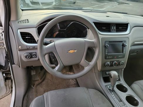 Used 2017 Chevrolet Traverse LS FWD image 11