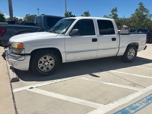 Used 2006 GMC Sierra 1500 SLT w/ Onstar Plus Package RWD image 3