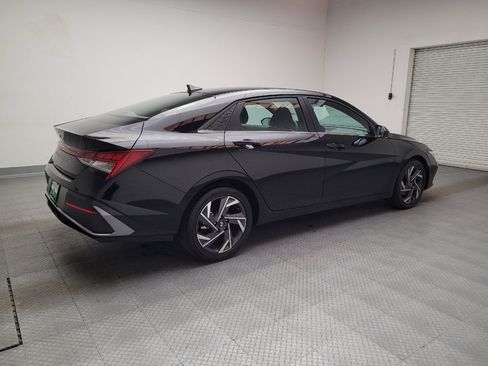 Used 2025 Hyundai Elantra SEL image 10