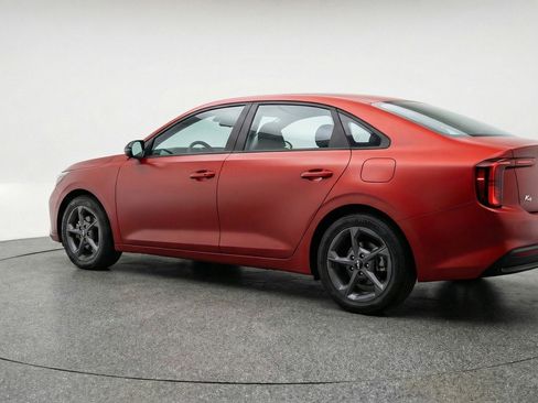 Used 2025 Kia K4 LXS image 6