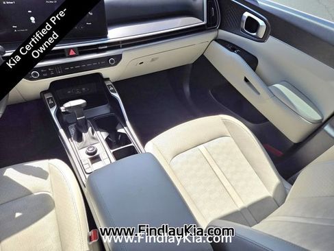 Certified 2025 Kia Sorento S w/ Panoramic Sunroof Package image 16