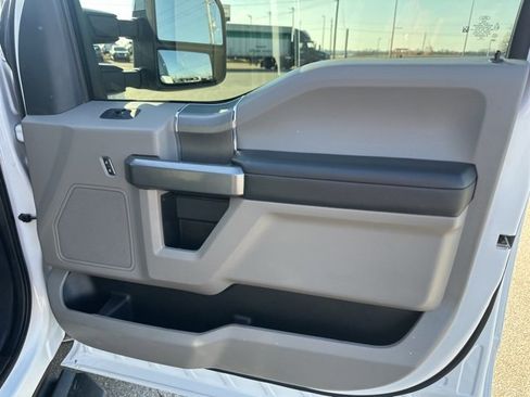Used 2022 Ford F250 XLT w/ XLT Premium Package image 12