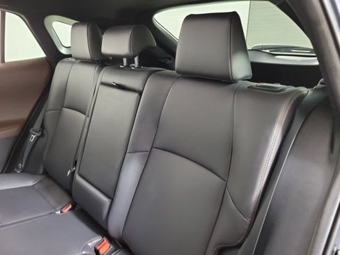 Used 2024 Toyota Venza XLE AWD/4WD image 13