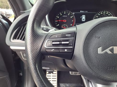 Used 2022 Kia Stinger GT2 image 16