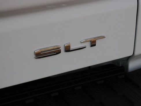 Used 2025 GMC Sierra 1500 SLT image 7