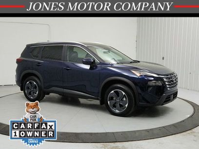 Used 2025 Nissan Rogue SV w/ SV Premium Package