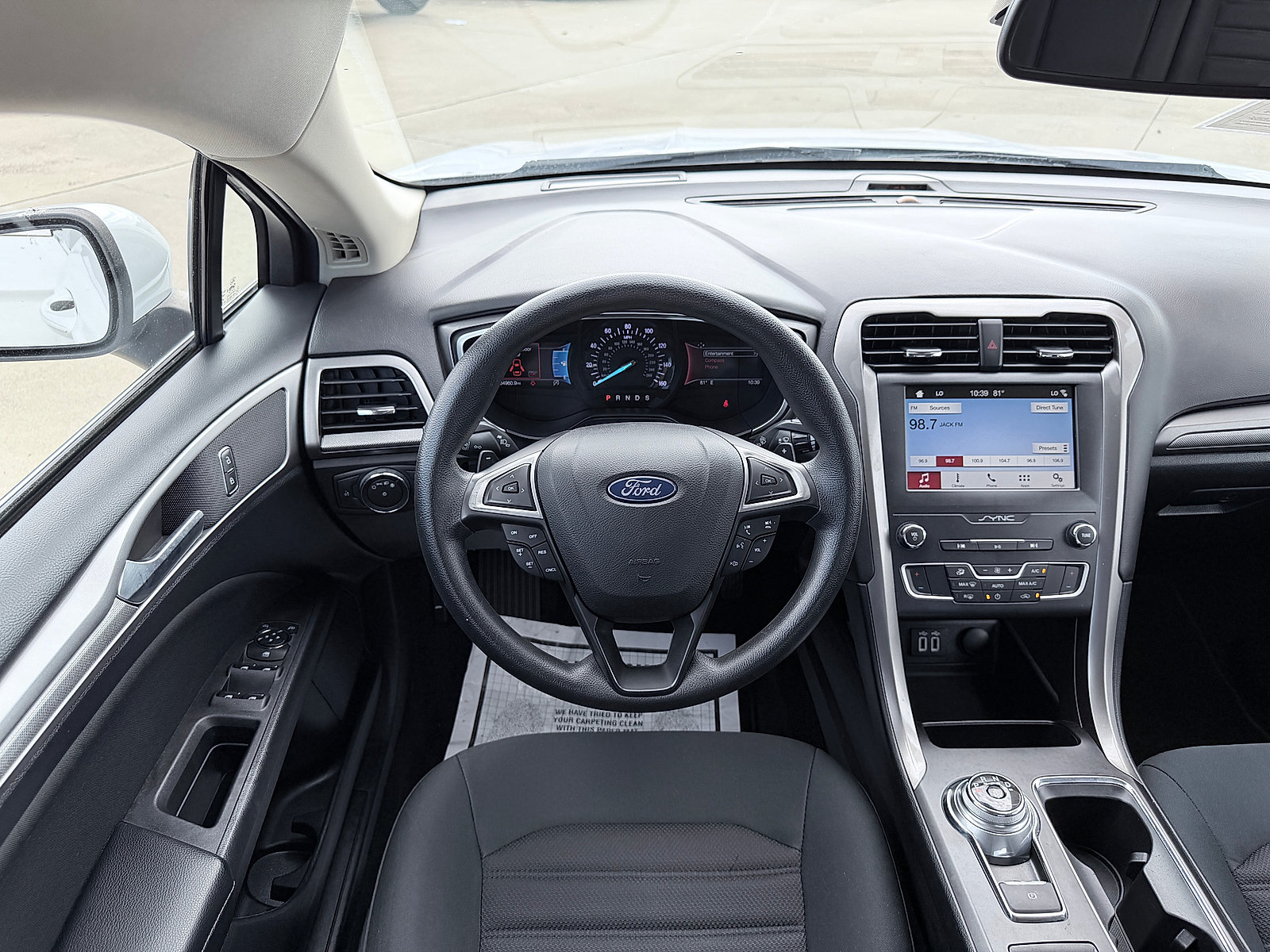 Used 2019 Ford Fusion SE FWD image 25