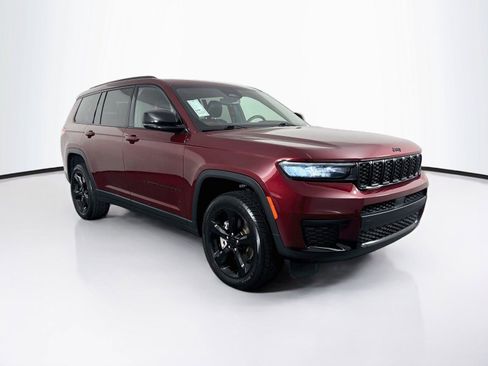 Used 2024 Jeep Grand Cherokee L Altitude AWD/4WD image 9