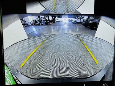 Used 2025 Volvo XC60 B5 Plus image 18