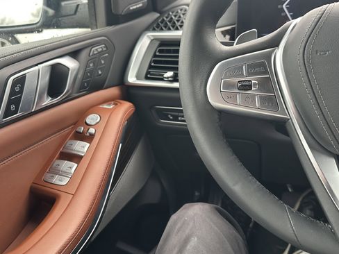 Used 2025 BMW X7 xDrive40i w/ Executive Package image 20