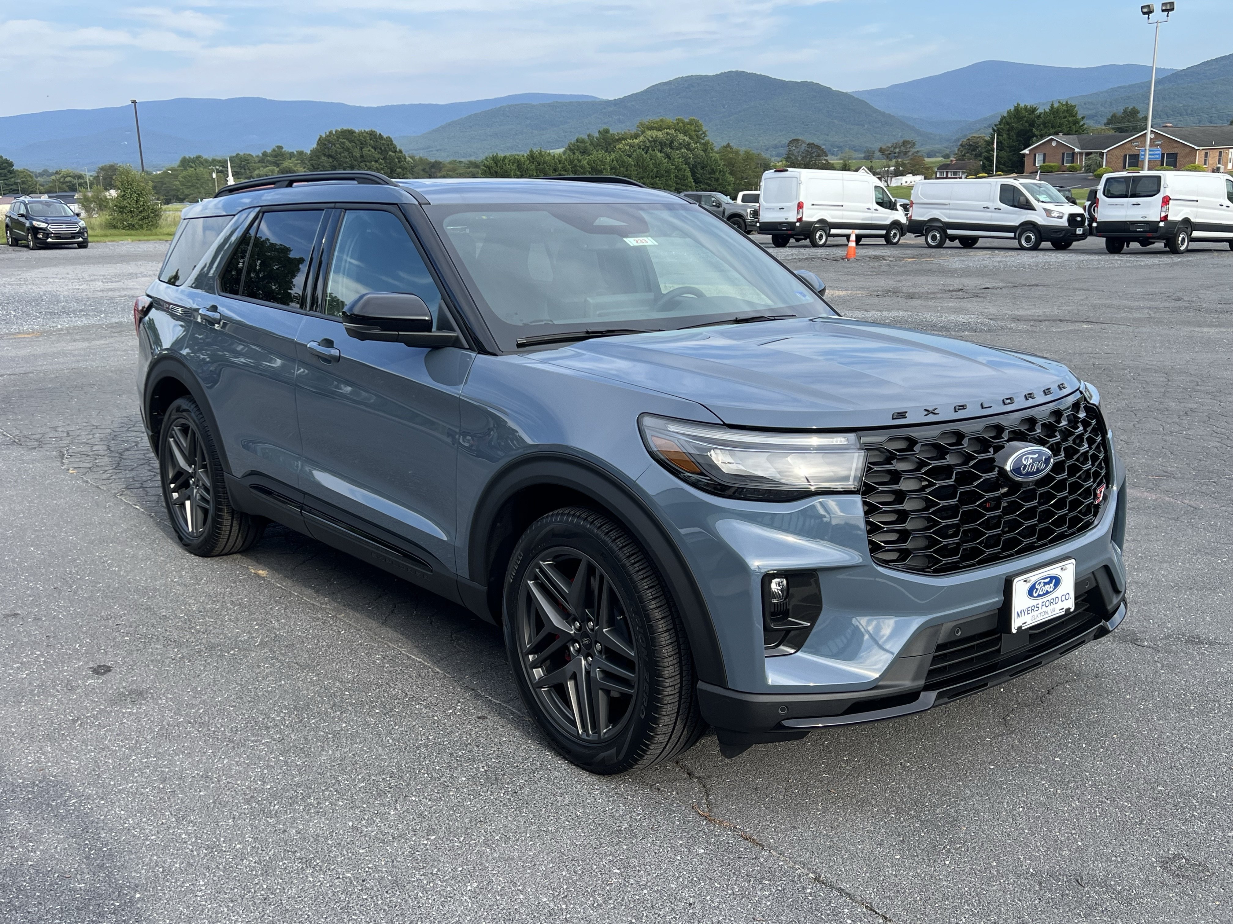 New 2026 Ford Explorer ST w/ Sun And Sound Package AWD/4WD image 4