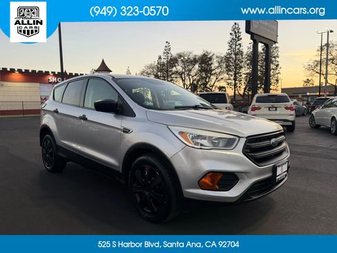 Used 2017 Ford Escape S image 3