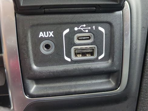 Used 2025 Jeep Wrangler Unlimited Sahara w/ Safety Group image 23