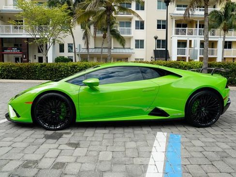 Used 2021 Lamborghini Huracan EVO RWD image 15