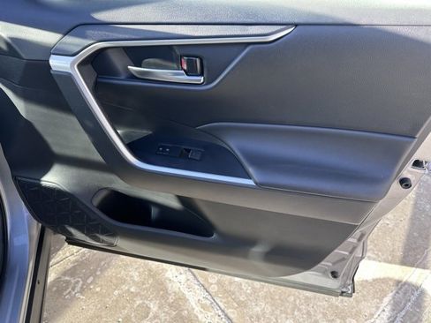 Used 2024 Toyota RAV4 XLE Premium image 9
