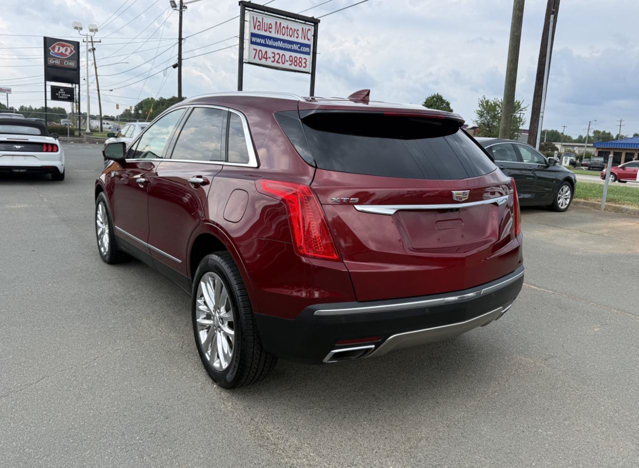 Used 2017 Cadillac XT5 Platinum AWD/4WD image 3