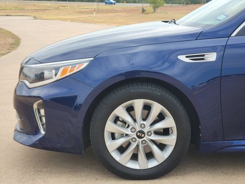 Used 2018 Kia Optima S FWD image 13
