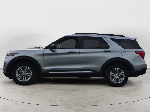 Used 2022 Ford Explorer XLT w/ Equipment Group 202A AWD/4WD image 8