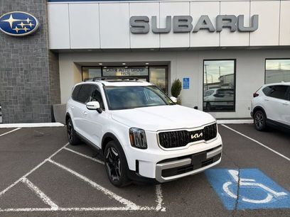 Used 2025 Kia Telluride EX w/ EX Captain's Chair Package