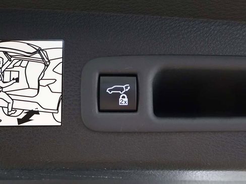 Used 2023 Toyota Sienna XLE w/ XLE Plus Package image 22