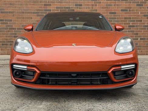 Used 2023 Porsche Panamera GTS image 10