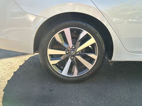 Used 2021 Nissan Versa SR w/ Electronics Package image 27