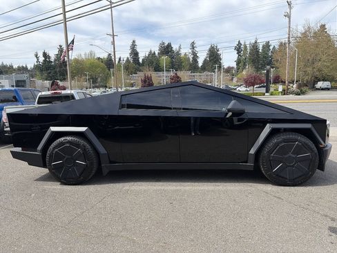 Used 2024 Tesla Cybertruck Cyberbeast AWD/4WD image 12