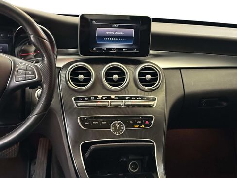 Used 2017 Mercedes-Benz C 300 4MATIC Sedan image 20