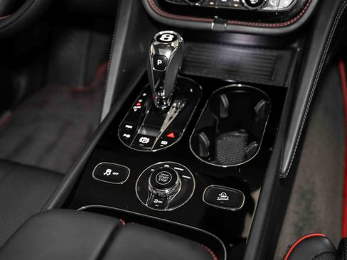 Certified 2022 Bentley Bentayga image 41