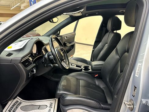 Used 2016 Porsche Macan S image 21