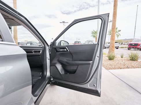 Used 2024 Mitsubishi Outlander SE image 12