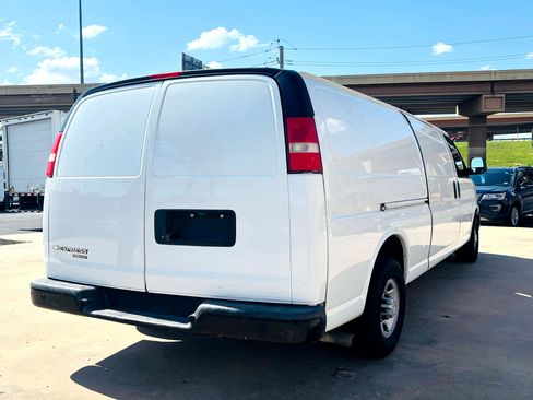 Used 2016 Chevrolet Express 3500 Extended image 5