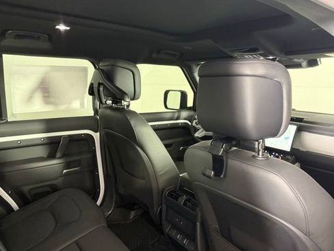 New 2026 Land Rover Defender 110 X-Dynamic SE AWD/4WD image 30