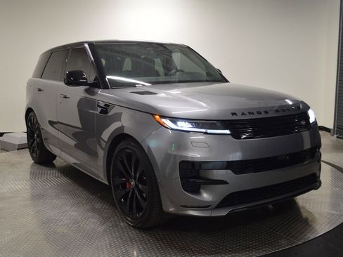 Used 2024 Land Rover Range Rover Sport Dynamic SE AWD/4WD image 9