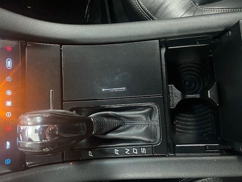 Used 2017 Ford Taurus Limited w/ Driver Assist Package image 18