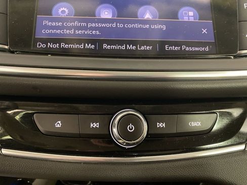 Used 2023 Buick Enclave Essence image 5