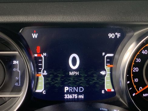 Used 2020 Jeep Wrangler Unlimited Sahara w/ Dual Top Group AWD/4WD image 23