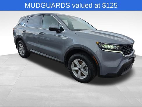 Used 2023 Kia Sorento LX image 8