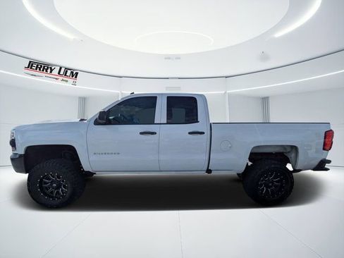 Used 2017 Chevrolet Silverado 1500 W/T w/ Trailering Package RWD image 5