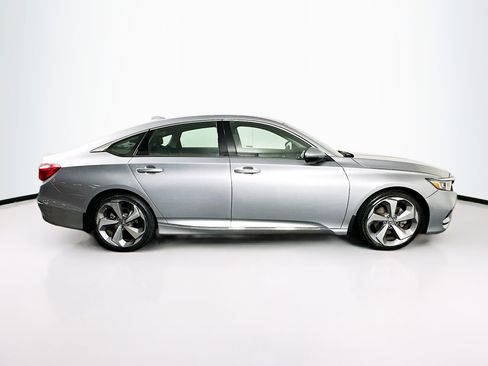Used 2019 Honda Accord Touring image 10