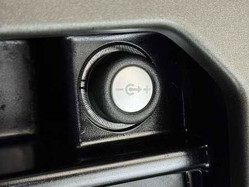 Used 2018 Land Rover Range Rover Evoque SE Premium image 34