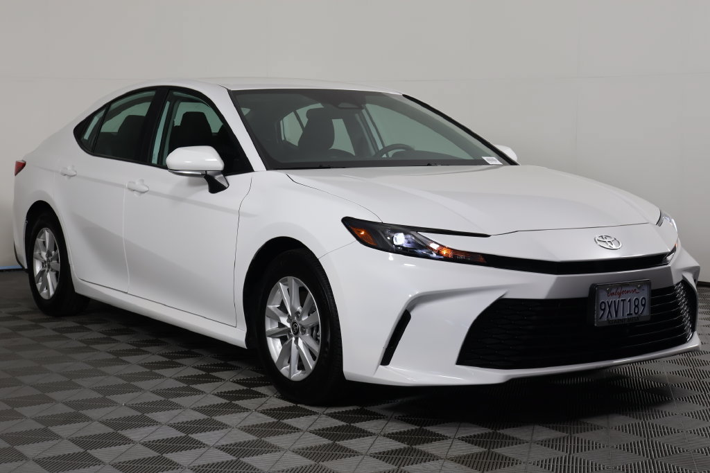 Used 2026 Toyota Camry LE FWD image 3