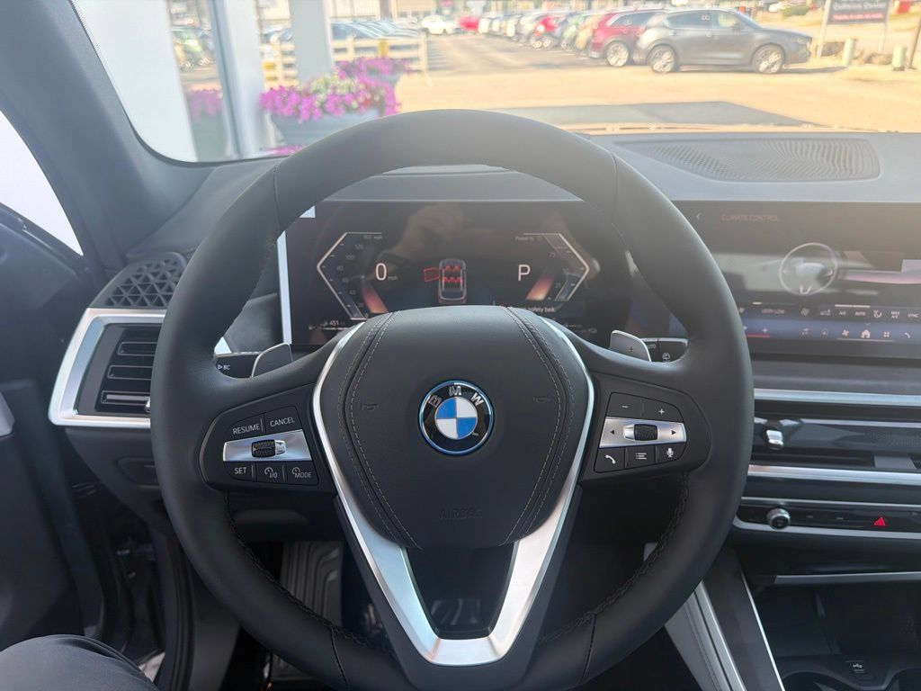 New 2026 BMW X5 xDrive50e w/ Climate Comfort Package AWD/4WD image 25