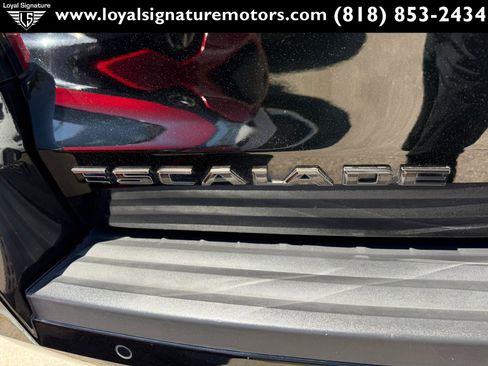 Used 2015 Cadillac Escalade ESV Platinum AWD/4WD image 8