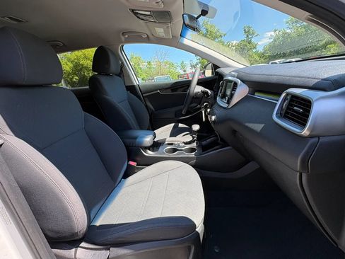 Used 2020 Kia Sorento AWD V6 image 35
