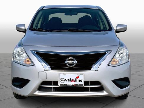 Used 2017 Nissan Versa SV image 4